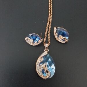 Elegant Blue and Gold Jewelry Set